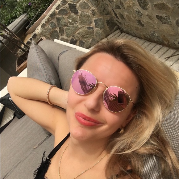 Meet your Posher, Anna - Picture 1 of 1